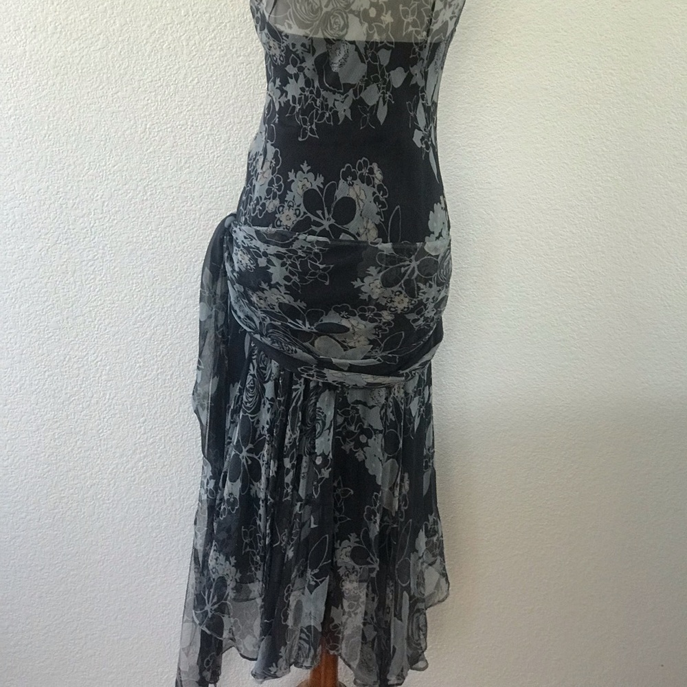 Dress - Picture 7 of 8